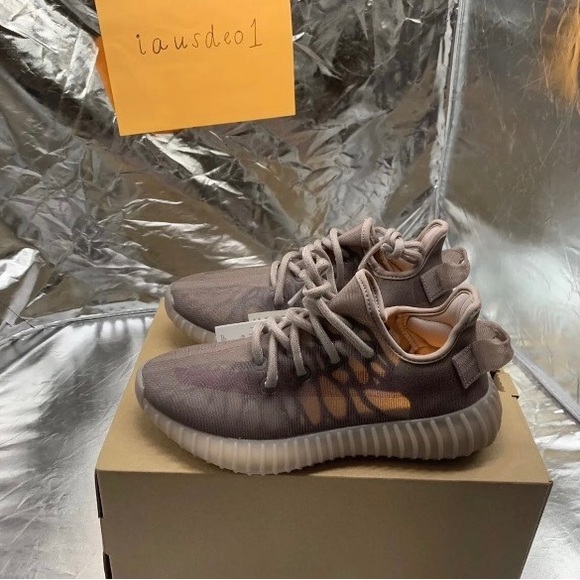 YEEZY BOOST 350 V2 - Picture 6 of 8